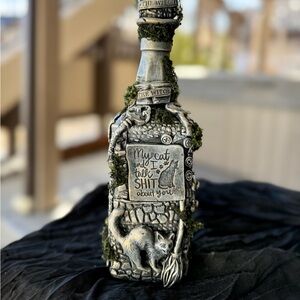 Handmade Witch Cat Bottle – Gothic Decor – Funny Witch Sign